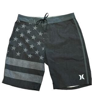 Hurley Mens size 30 Black and Gray Stars and Stripes Swim Trunks Unlined